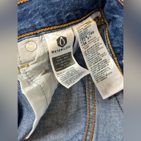 Levi’s Ribcage denim short EUC - Picture 5 of 7